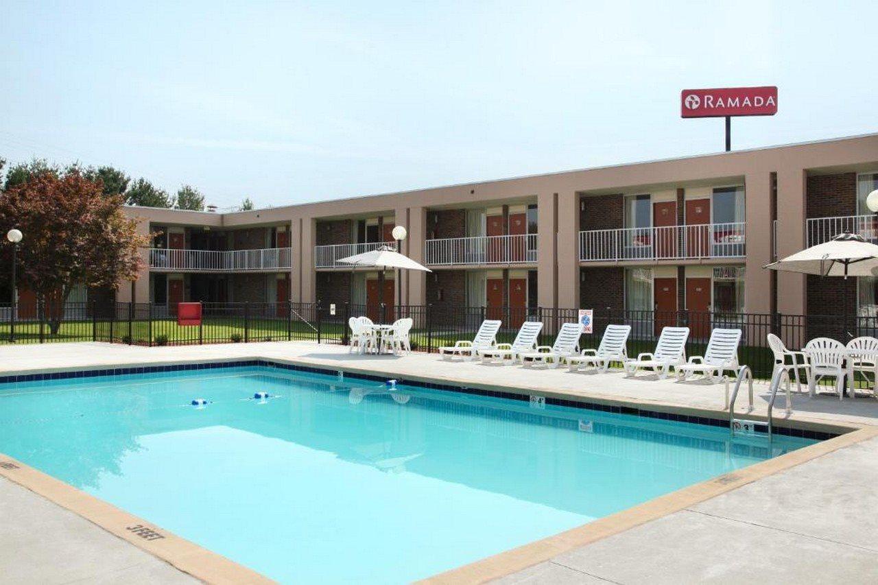 Ramada By Wyndham Wytheville Eksteriør bilde