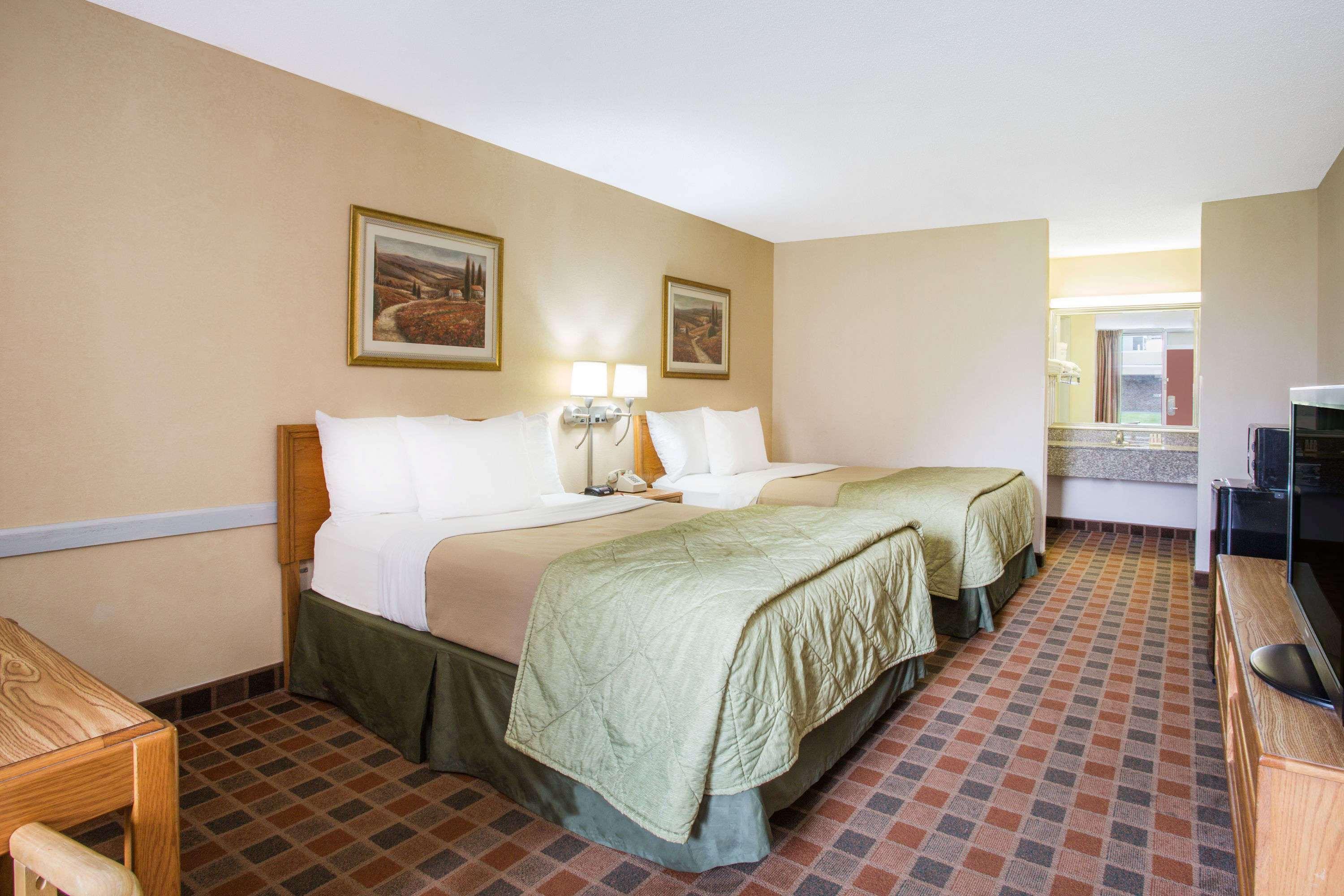 Ramada By Wyndham Wytheville Eksteriør bilde